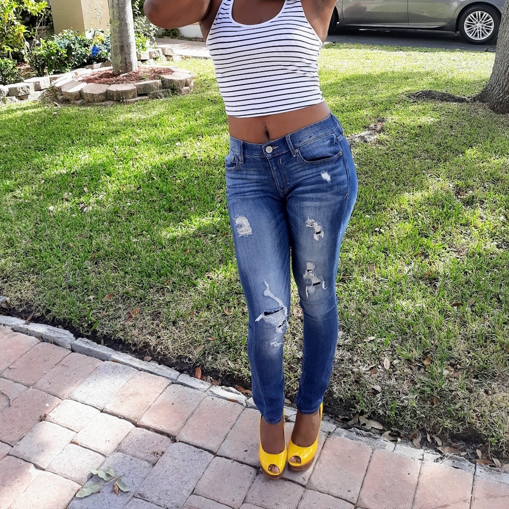 Crop top - Picture 2 of 3